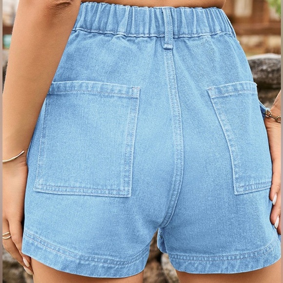 Light Denim Cargo Shorts - Picture 2 of 3